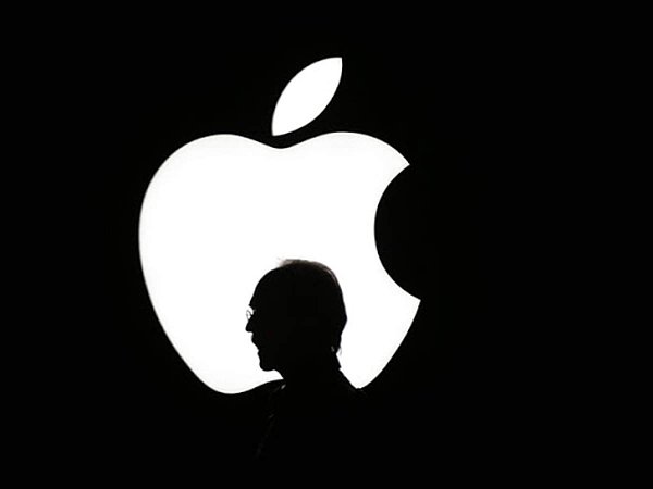 Bloomberg'in konu hakkında bilgi sahibi kaynaklara dayandırdığı haberinde, Apple ve Meta'nın sahte acil durum veri isteklerine yanıt olarak 2021 yılının ortalarında müşterilerin adresi, telefon numarası ve IP adresi gibi temel bilgilerini sağladığı aktarıldı.