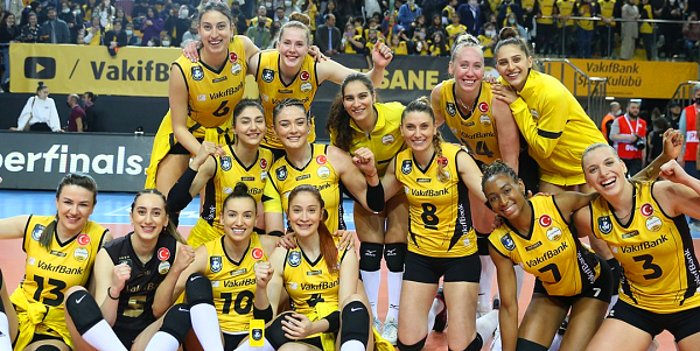 CEV Şampiyonlar Ligi Yarı Final Eşleşmesinde Fenerbahçe Opet'i Yenen VakıfBank Avantajı Kaptı