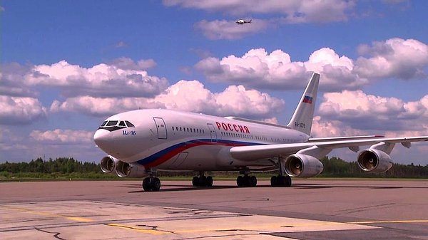 Putin'in Ilyushin IL-96 resmi jetinde ise özel spor salonu bulunuyor.