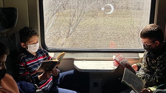 Fırat Ekspresi'nde Kitap Okuma Etkinliği Yapıldı