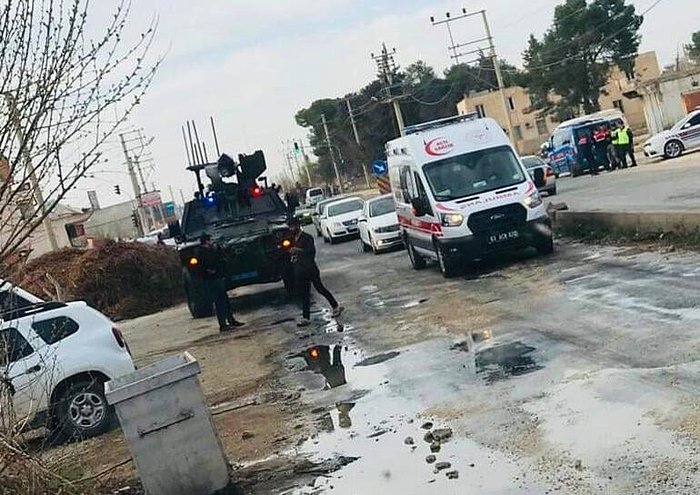 Şanlıurfa’da İki Grup Yol Kapatıp Kavga Etti: 14 Yaralı...