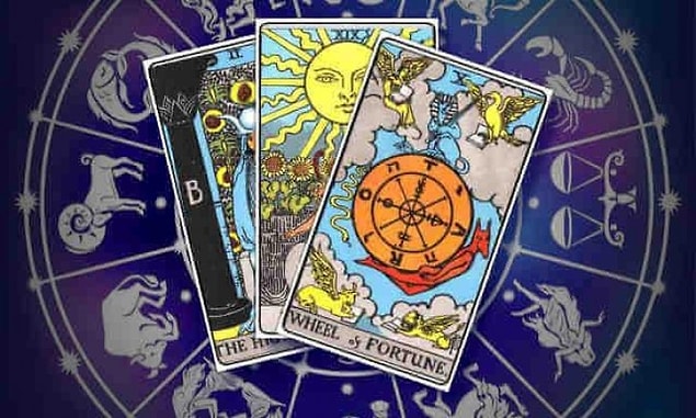 13. Astrolog ve tarot uzmanlığı.