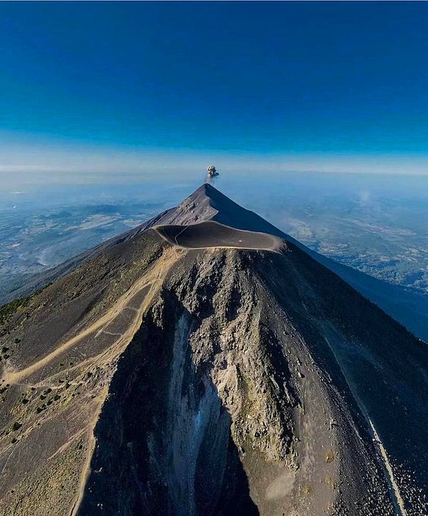 15. Acatenango Yanardağı - Guatemala: