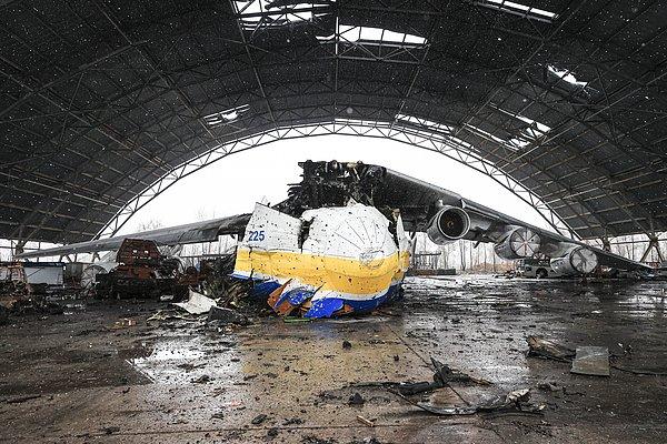 Antonov uçak tesisinde ağır çatışmalar yaşandı.