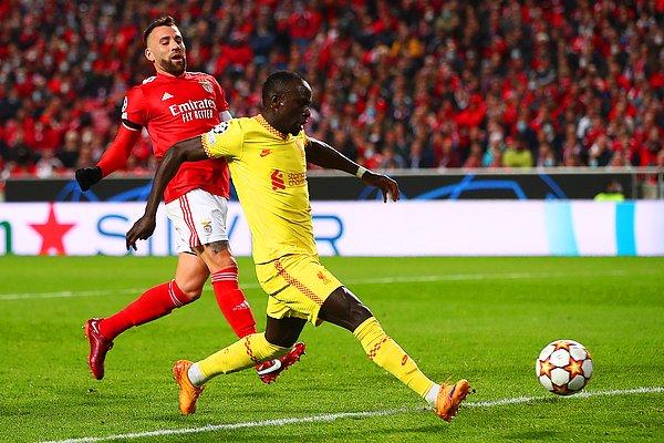 Benfica deplasmanında ilk yarıda 2-0 öne geçen Liverpool'da golleri Ibrahima Konate ve Sadio Mane attı.