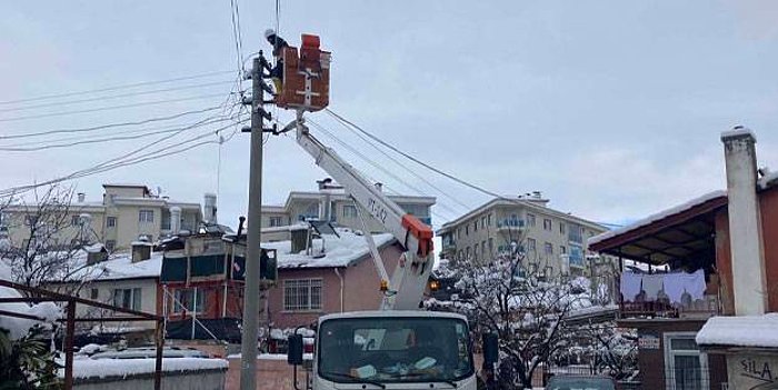 Isparta'da Elektrik İhalesi Cengiz ve Kolin'e Gitti: 'Değişen Hiçbir Şey Olmadığını Görüyoruz'