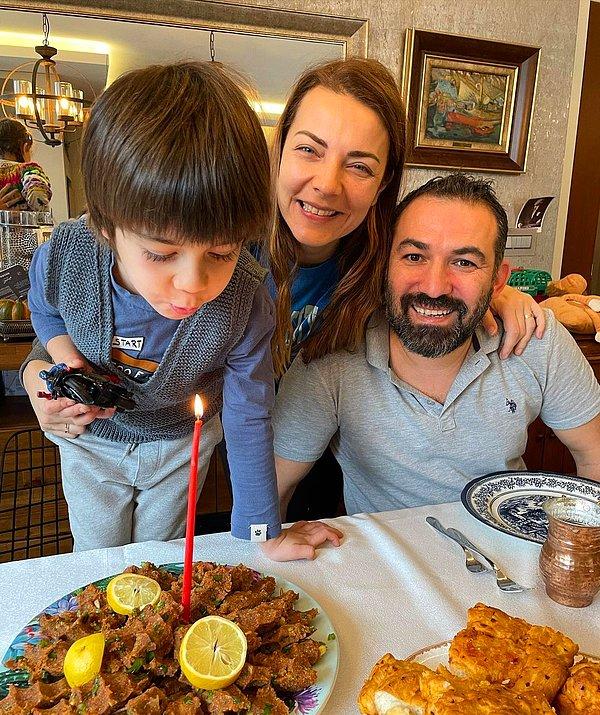 Çift, Ali Çınar adı verdikleri oğullarıyla sık sık sosyal medyada paylaşım yapıyorlar.