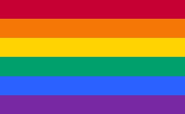 Ayrıca LGBTİ+ bayraklarında da mor rengin olduğunu belirtelim; LGBT,