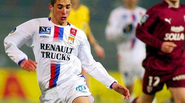 Lyon’da yeteneğiyle A takımına kadar yükseldi, bir kez gol kralı oldu, dünya devi Real Madrid’e 22 yaşında transferini gerçekleştirdi ve beyaz formayı bir kez bile üstünden çıkartmadı.