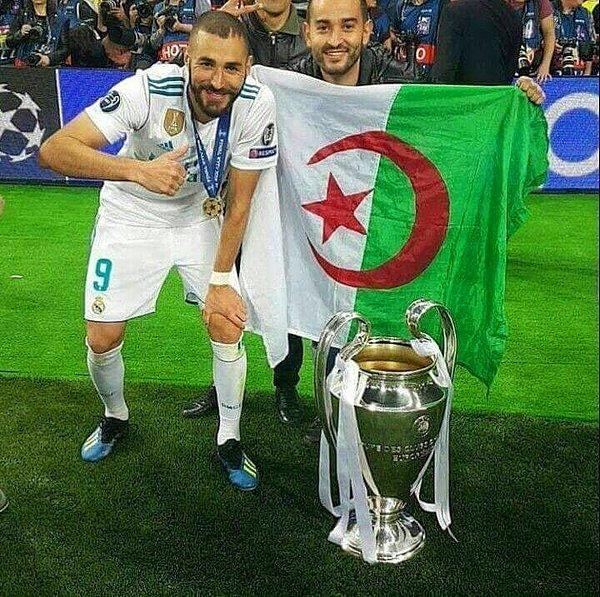 Benzema hayatı boyunca Cezayir asıllı olması sebebiyle ırkçı söylemlere maruz kaldı. ‘Gol attığımda Fransızım, gol kaçırdığımda ise Cezayirli. Tüm dünyanın bana yaptığı bu’ diyordu.