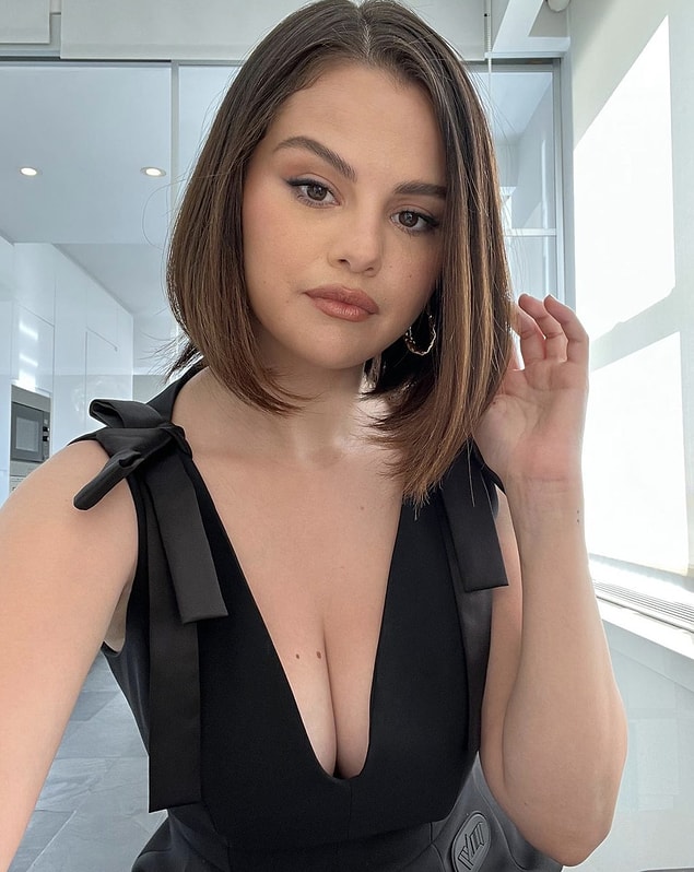 Bir süredir hem internette hem ekranlarda göremediğimiz Selena Gomez'i SAG Ödülleri için tebrik etmek isteyen Bieber'ın çiçek gönderdiği söyleniyor.