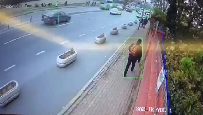 Türkiye Gençlik Birliği'nin İstanbul’da ABD Askerinin Başına Çuval Geçirdiği Görüntüleri Ortaya Çıktı