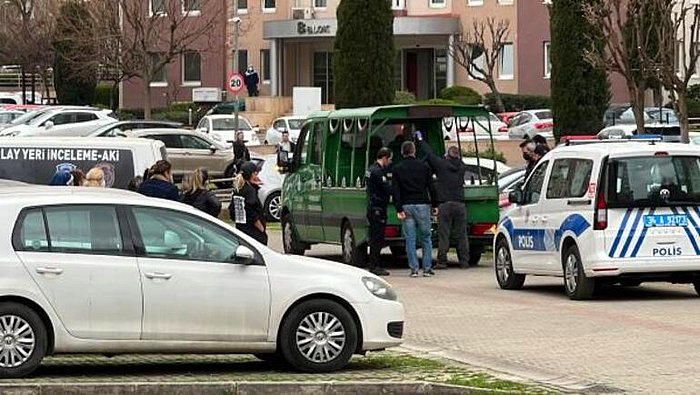 Kargo Grubunun Eski Solisti Koray Candemir'in Annesi 9. Kattan Düşerek Hayatını Kaybetti