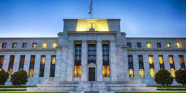 Fed'in 2021'in son çeyreğinde artan enflasyon baskısıyla para politikası tonu değişmeye başladı.