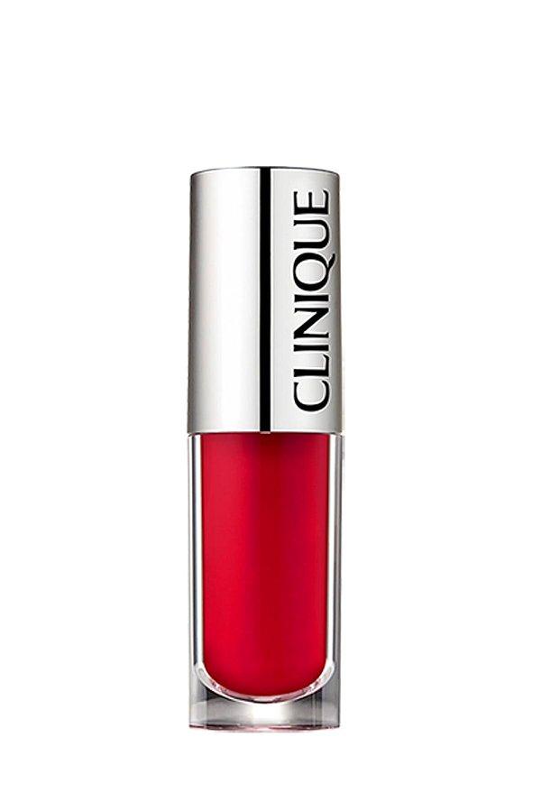 17. Clinique Pop Splash dudak parlatıcısı, canlı renkleri ve nemlendirme özelliği ile yüzünüze renk getirecek.