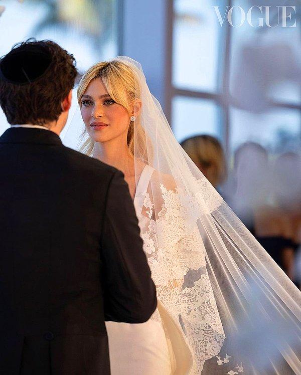 Sonunda muratlarına erdiler, Brooklyn Beckham ve Nicola Peltz dün şaşalı bir düğün ile evlendiler.