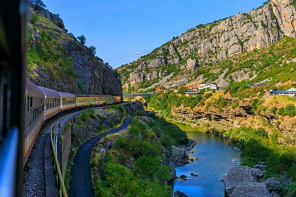 10. Sırbistan- Karadağ treni