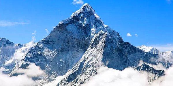 5. Everest Tepesi'ne çıkma hayaliniz varsa bir kez daha düşünün.