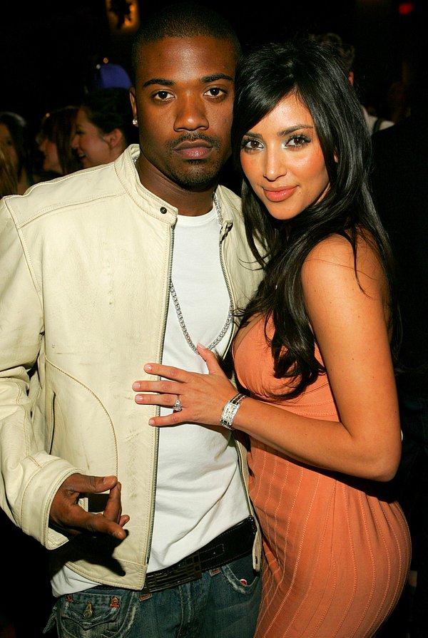 Kim Kardashian'ın 2007 yılında o zamanki sevgilisi Ray J ile çektikleri seks kasedi, reality şov yıldızının peşini bırakmıyor.