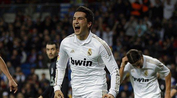 2011 yılında Nuri Şahin dünyanın en büyük kulüplerinden birine, Real Madrid’e transfer olmuştu. Aynı dönemde Hamit Altıntop da Real Madrid’e transfer olan bir diğer Türk futbolcuydu.