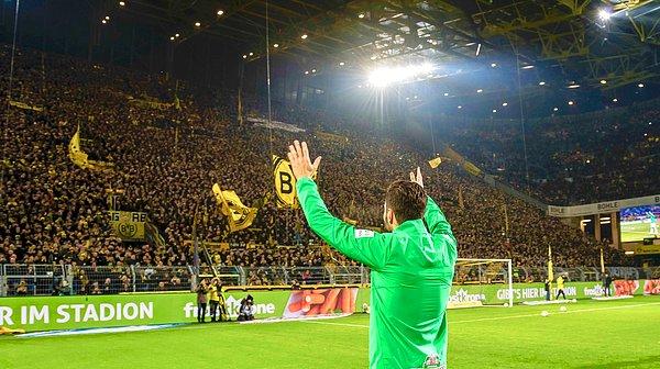 Dortmund’dan ayrılırken Sarı Duvar hep bir ağızdan ‘Nuri Şahin’ adına tezahüratlar yaptı. Müthiş bir futbolcu olduğu kadar harika bir karakter olduğunu da herkese hissettirmişti Nuri Şahin.