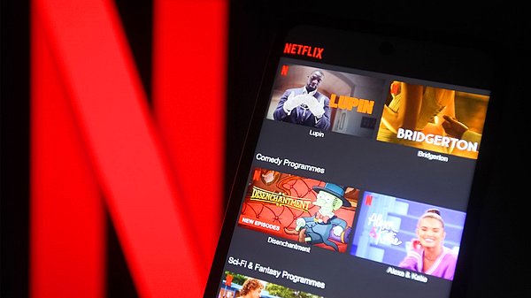 Netflix’te beğendiğiniz veya beğenmediğiniz içerikleri ‘Bunu beğendim’ ve ‘Bunu Beğenmedim’ seçenekleriyle oylamak mümkün.