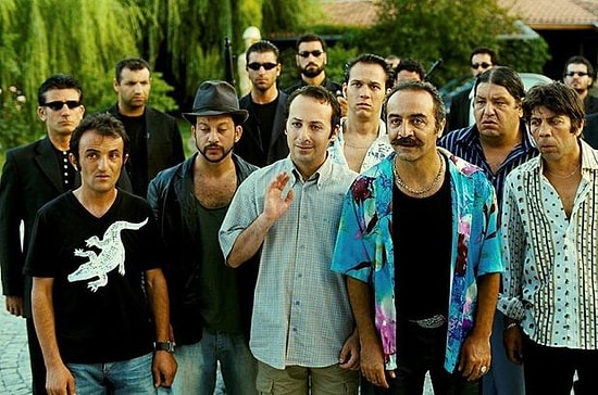 Organize İşler Filmi Konusu Nedir? Organize İşler Filmi Oyuncuları Kimlerdir? Organize İşler Ne Zaman Çekildi?