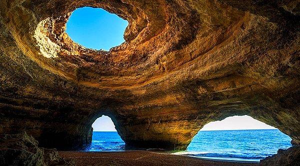10. Benagil Mağarası / Portekiz