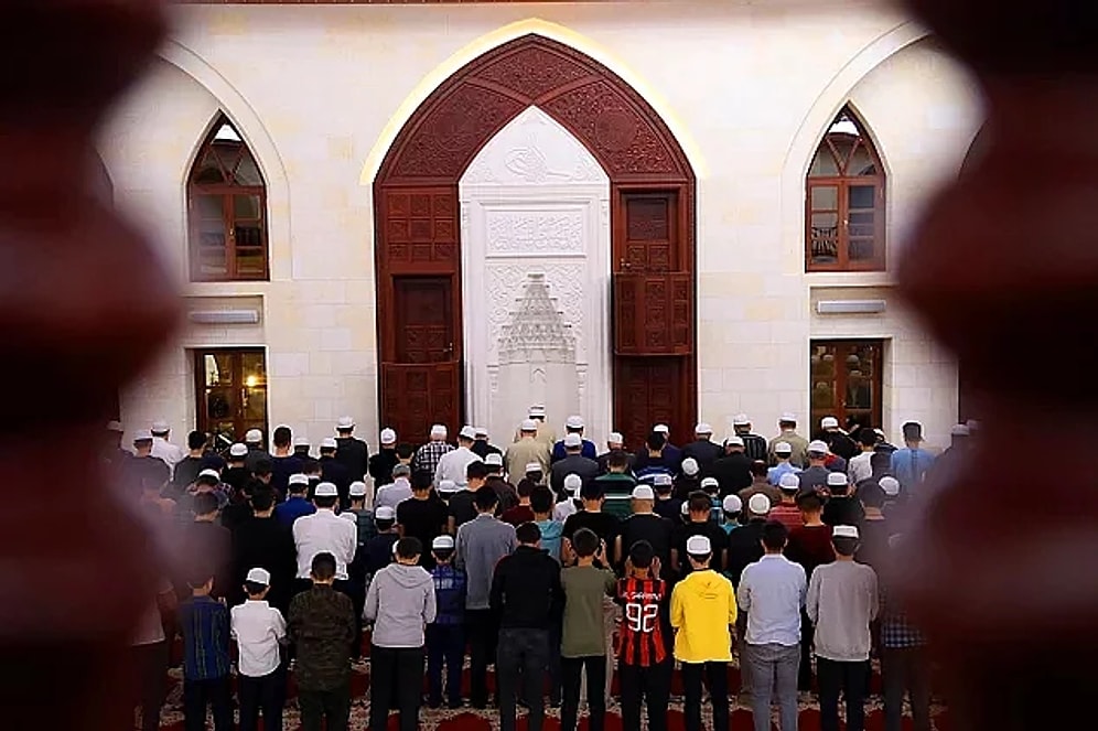 İşrak Namazı: İşrak Namazı Nedir? İşrak Namazı Ne Zaman Kılınır? İşrak - Duha Namazı Nasıl Kılınır?