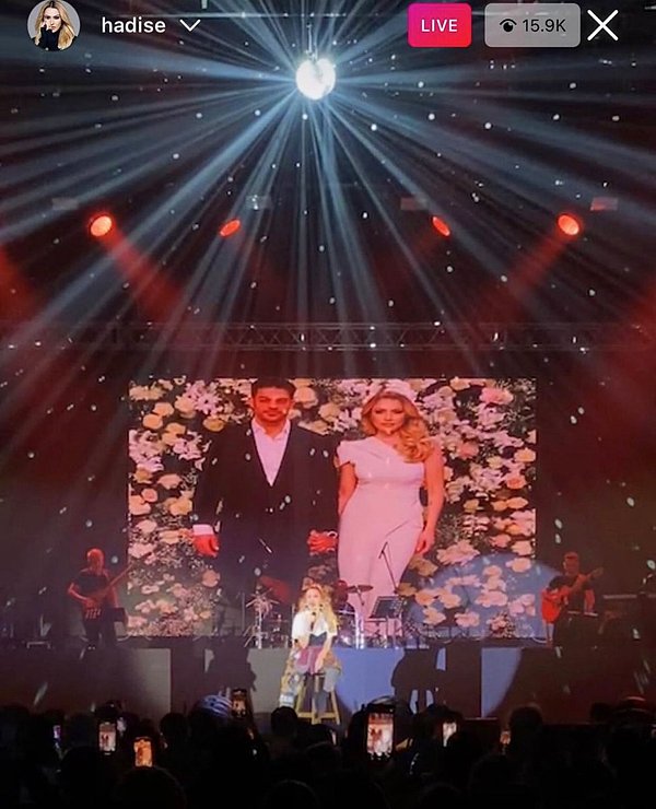 Hadise nişanına dair tüm detayları sır gibi saklarken nişanlısı Mehmet Dinçerler'e jest yaparak konserde o görüntüleri yayınladı...