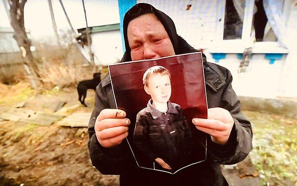 18. "Bu zamana kadar daha acı başka bir haber izlediğimi hatırlamıyorum. Bu kadının 27 yaşındaki oğlu, Rus askerleri tarafından evinde öldürülmüş...