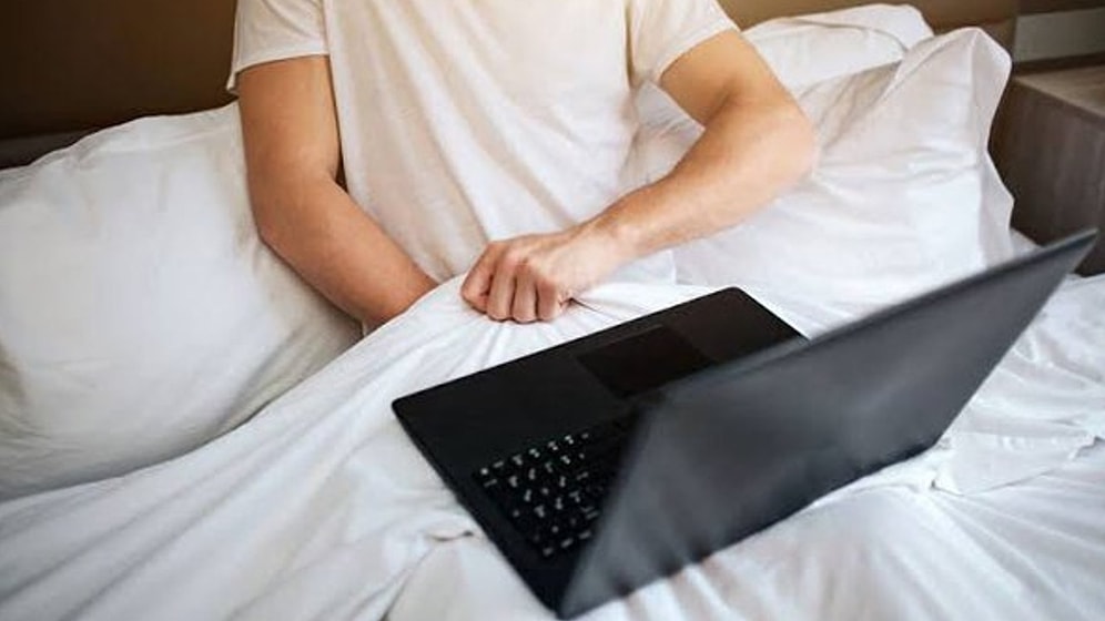 Mastürbasyon Yapan Genç Fenalaşarak Yoğun Bakıma Kaldırıldı...