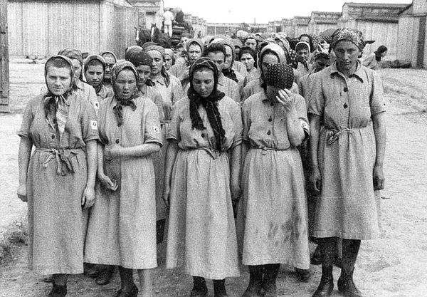 19. Auschwitz kamplarında mahkumlar için "puff" adı verilen genelevler vardı.