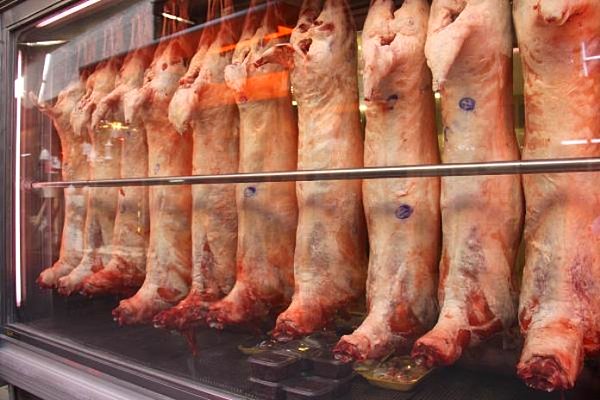 Türkiye'de et fiyatlarının yüksek olmasının nedeni arz sıkıntısı ve yüksek maliyetler!