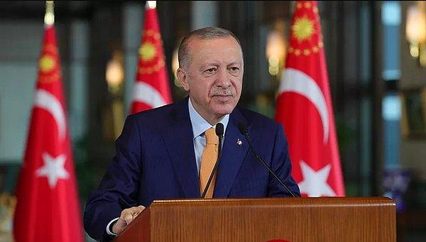 Cumhurbaşkanı Erdoğan, Türkiye'nin çok sayıda üründe yaşanan fahiş fiyat artışlarından en az etkilenen ülkelerden biri olduğunu savundu. Erdoğan 'İsteyen herkesin çalışacak işi vardır. Türkiye siyasi olarak yakın tarihinin en itibarlı konumundadır' dedi.