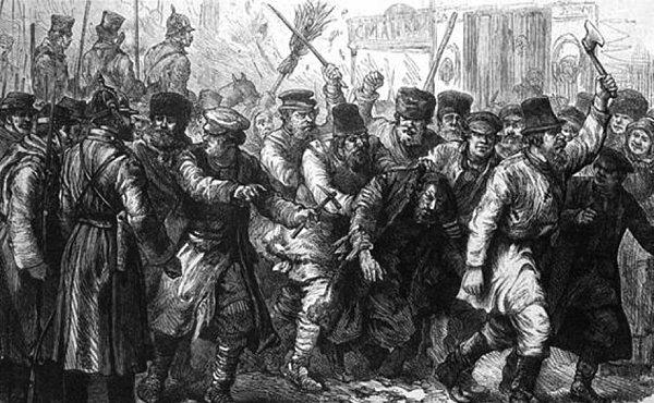Kavramın geniş kullanımı ise 1881'deki Kiev Pogromu'yla olur. 26 Nisan 1881'de Kiev'de başlayan şiddet olayları çok uzun sürer.