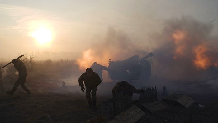 Zelenski Duyurdu: 'Rusya Donbas İçin Savaşa Başladı'