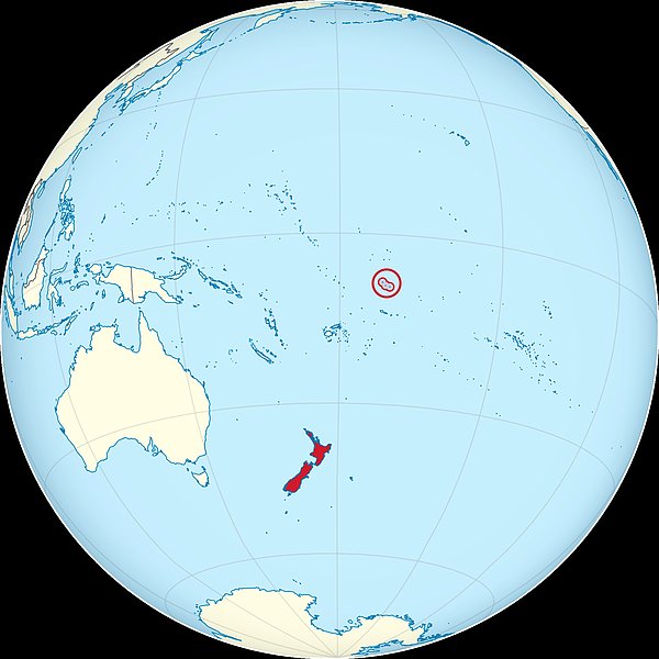 Tokelau da Polinezya ada öbeği içerisinde, Büyük Okyanus'un güneyinde, Yeni Zelanda'ya tam bağımlı bir bölgedir. Ve nüfusu yalnızca 1400'dür.