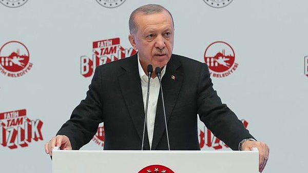 "Bataklık gibi içine düşeni yutup yok edecek tehditleri de içinde barındırıyor"