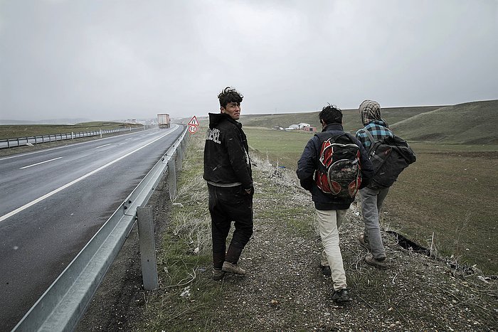 '20 Milyon Afgan Ülkesini Terk Etmeye Hazırlanıyor'