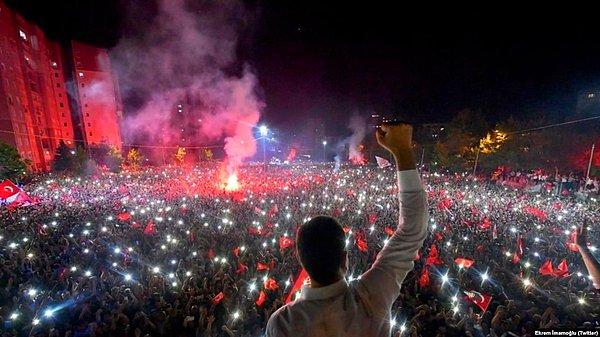 31 Mart gecesi İstanbul Büyükşehir Belediye Başkanı bir kez daha Ekrem İmamoğlu oldu.