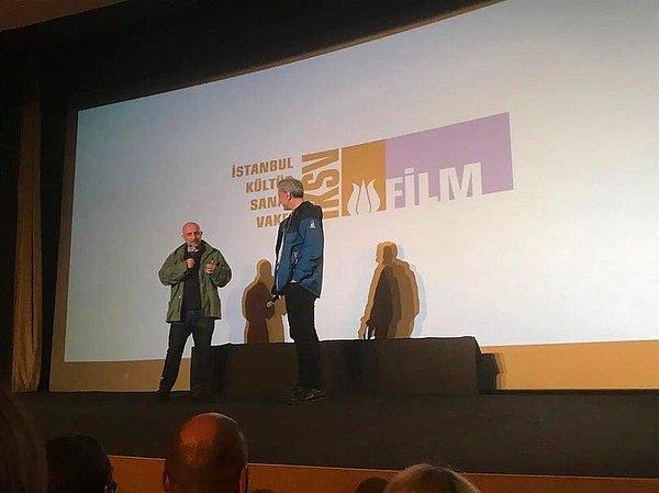 10. Gaspar Noe, seyircilere sürpriz yaparak, dün akşam İstanbul Film Festivali kapsamında gerçekleşen Vortex filminin gösterimine katıldı.
