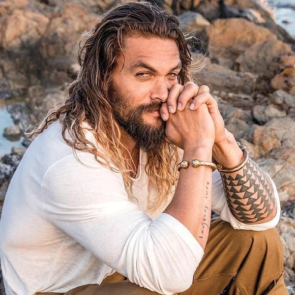 17. Jason Momoa, Minecraft filminin ana karakterini seslendirmek üzere stüdyo ile görüşüyor.