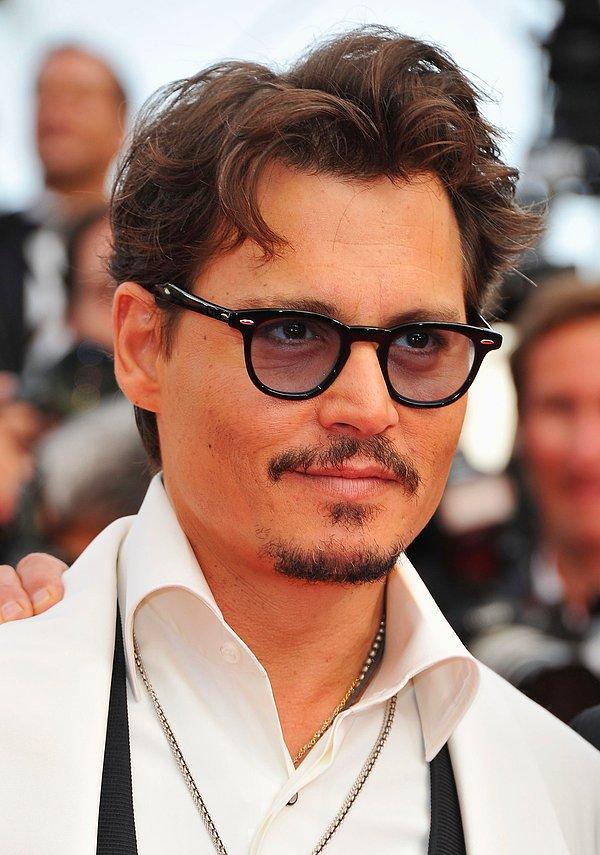 Empire dergisinin 2010 yılında yaptığı bir araştırmada Johnny Depp, dünya çapında en fazla hayran kitlesine sahip oyuncu seçilmiştir. Araştırmaya göre hayran kitlesi dünyada 1 milyarı geçmiştir.