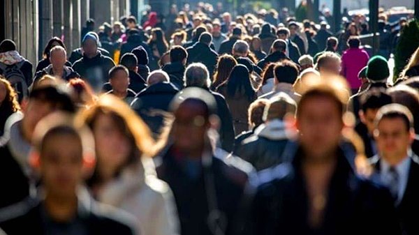 Vatandaşlar yaşanan fiyat artışlarını yönetebilmek için her türlü giderlerini kısmaya çalışıyor.