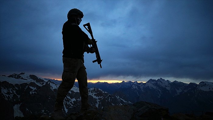 Acı Haberler Peş Peşe Geldi: 2 Asker ve 1 Polis Şehit