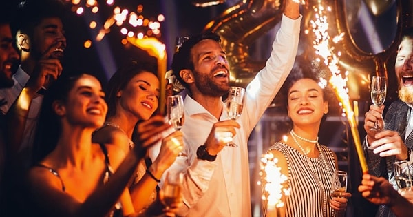 4. Bir partiye katıldın diyelim. Partide nasıl davranırsın?