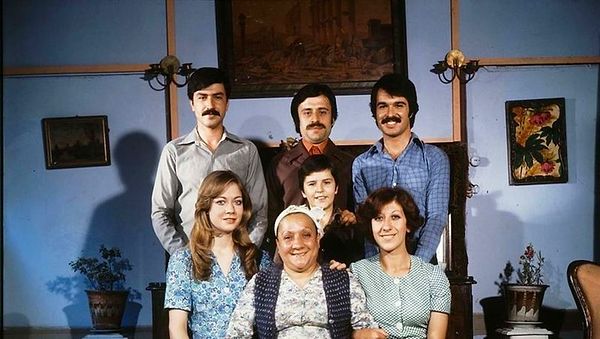 16. Aile Şerefi (1976)