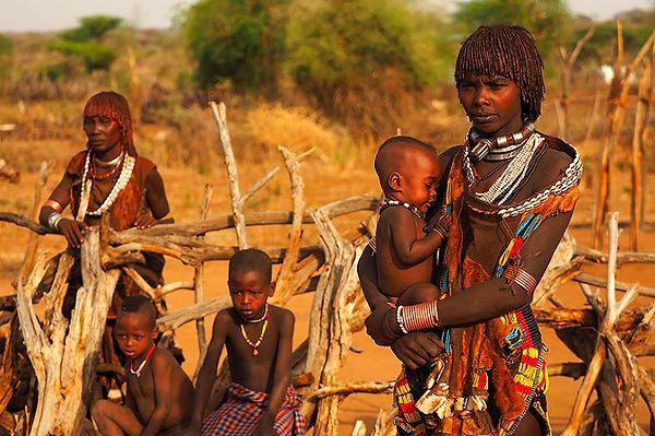 Kendilerine Mun diye hitap etmeyi tercih eden Mursiler ve Suri kabileleri Etiyopya'nın güneybatısındaki en izole bölgelerden birinde yaşıyorlar.