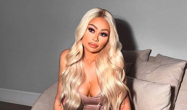 Kylie Jenner o dönemki erkek arkadaşından bu iddiaları duyduktan sonra hemen gidip Rob Kardashian'ı uyarmış.